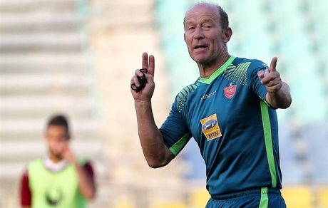 اصرار کالدرون به جذب مهاجم خارجی 