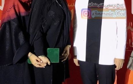 الهام پاوه نژاد و دخترش در کنار آقای خواننده معروف + عکس