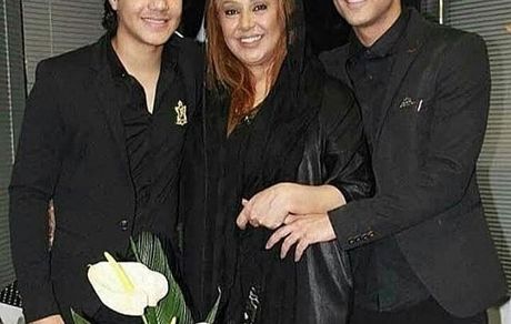 نسرین مقانلو در کنار فرزندانش + عکس