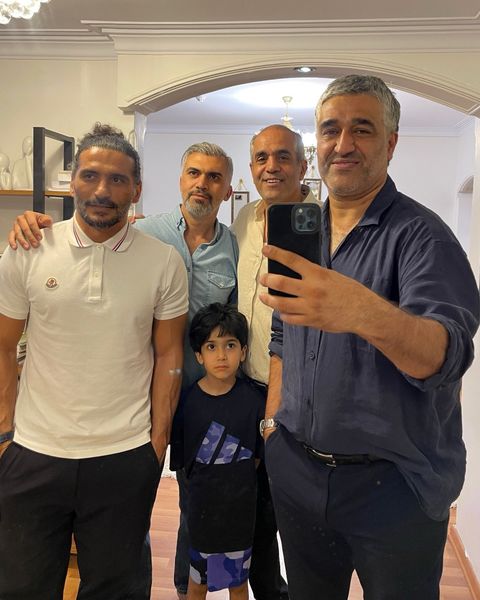 عکسی جدید از پژمان جمشیدی با دوستانش