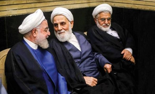 سیاسی‌ترین عکس‌های یک مراسم ختم بلند‌پایه