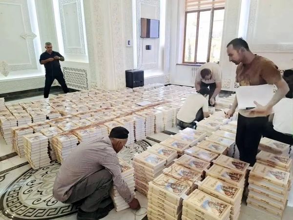 توزیع رایگان شاهنامه بین خانواده‌های تاجیکستان
