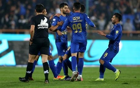 امیرآبادی: استقلال  در گلزنی مشکل دارد 