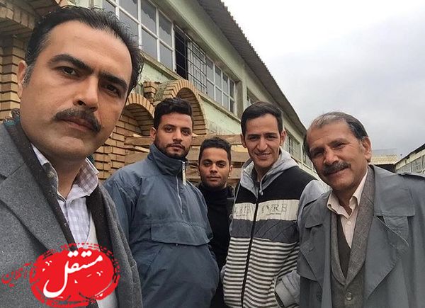 بازیگر وارش در کنار عوامل پشت صحنه + عکس