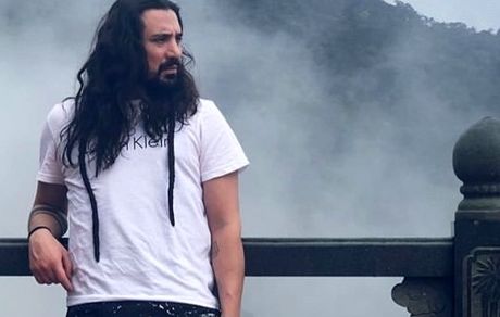 امیرعباس گلاب بر فراز ابرها + عکس