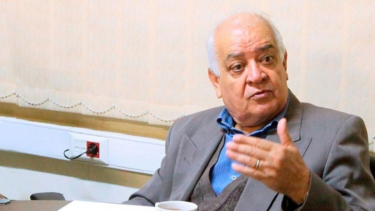 نیروی انسانی را رایگان در اختیار کشور بیگانه می‌گذارند آن وقت مرگ بر آمریکا هم می‌گویند