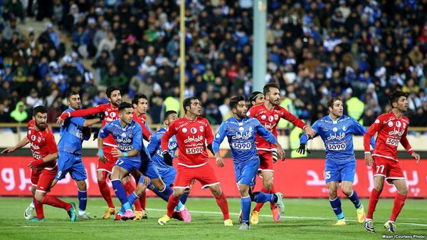 دیدار تیم های تراکتور و استقلال روز جمعه برگزار میشود