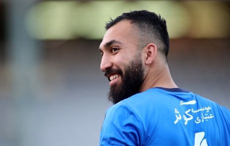 روزبه چشمی با استقلال وارد مذاکره شد