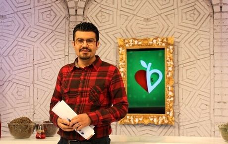 مجری برنامه طبیب: در برابر تبلیغ شامپو و انواع کرم‌ها مقاومت کردیم