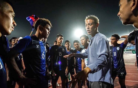 کنایه سنگین ایتالیاییها به مربی کامبوج + عکس