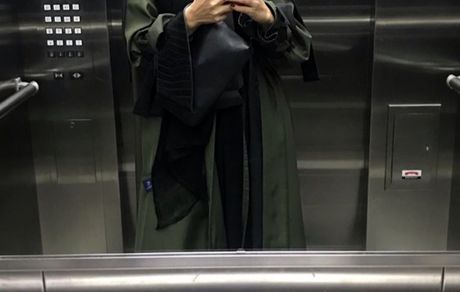 سلفی آسانسوری خانم بازیگر جوان + عکس