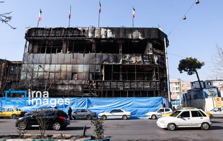 آتش‌سوزی حسینه و مرکز تجاری در منطقه ۱۷ شهریور/ ایرنا