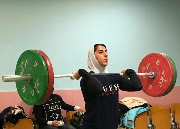 ۲۱ بانو به اردوی تیم ملی وزنهبرداری دعوت شدند