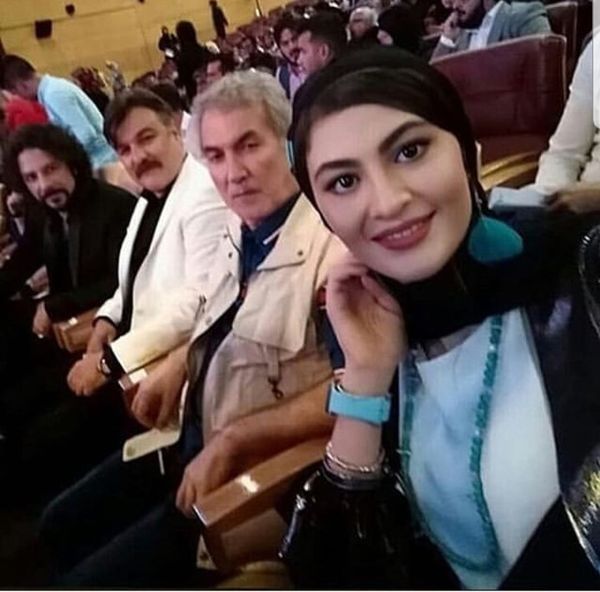 سلفی مریم مومن و بانوی عمارتی ها در جشن حافظ+ عکس