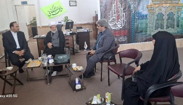 دیدار مدیر صندوق بیمه اجتماعی کشاورزان، روستاییان و عشایر استان تهران با امام جمعه شریف آباد پاکدشت