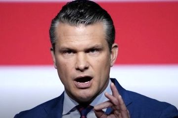 یا مذاکره می‌کنید یا سراغ گزینه‌های دیگری می‌رویم؛ وزیر جنگ آمریکا: پنتاگون آماده حمله به ایران است!