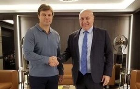 مربی اسبق تراکتور صاحب تیم شد +عکس
