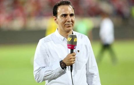 مزدک میرزایی از ایران رفت