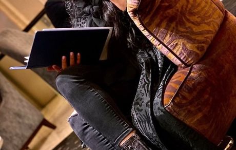 کافه گردی خانم بازیگر معروف + عکس