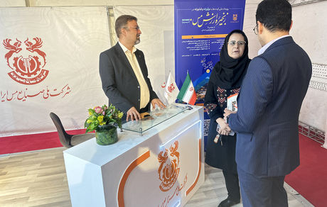 استقبال بازدیدکنندگان از کانتر رویداد «ایده‌های نوآورانه و فناورانه در زنجیره ارزش مس» در نمایشگاه ایران کانمین ۲۰۲۵