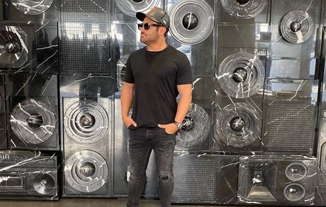 استایل شیک گلزار در آمریکا + عکس