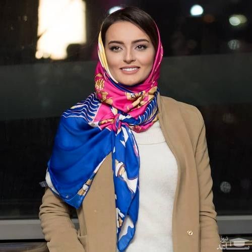 نیلوفر پارسا با کت شلوار و کراوات؟ + عکس