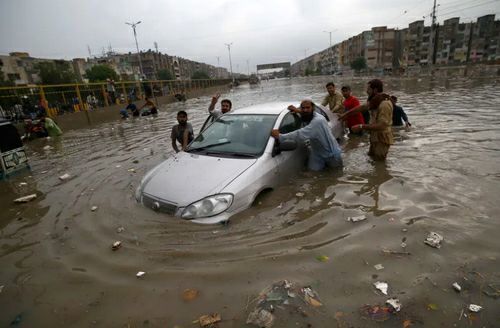 سیل در شهر کراچی پاکستان