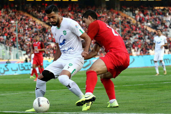 هواداران پرسپولیس علیه علیپور شعار دادند