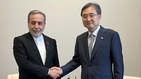 گفت‌وگوی عراقچی با وزیر خارجه کره جنوبی درباره اسنپ‌بک + جزئیات