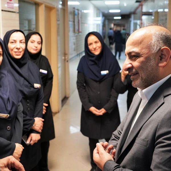 مدیرعامل بیمه دی:‌ نام‌گذاری روز میلاد حضرت زینب (س) به عنوان روز پرستار، مایه مباهات و افتخار برای پرستاران است