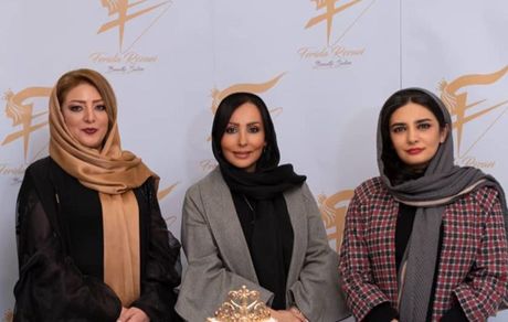 پرستو صالحی و لیندا کیانی در یک افتتاحیه + عکس