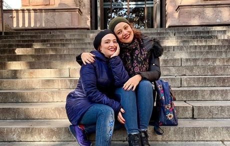 خانم های بازیگر در خیابان های استکهلم + عکس