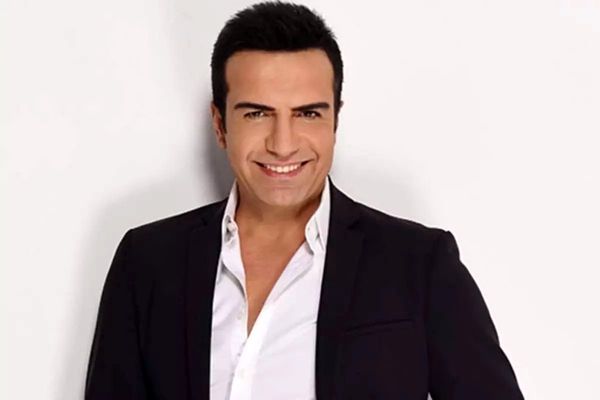 یک خواننده مشهور تارهای صوتیاش را عمل کرد