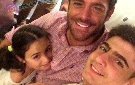 محمدرضا گلزار و خواهرزاده هایش + عکس