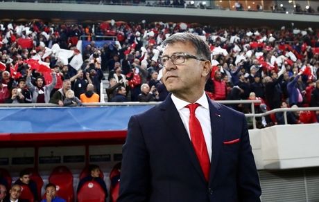 چراغ سبز سرمربی یونانی به پرسپولیس