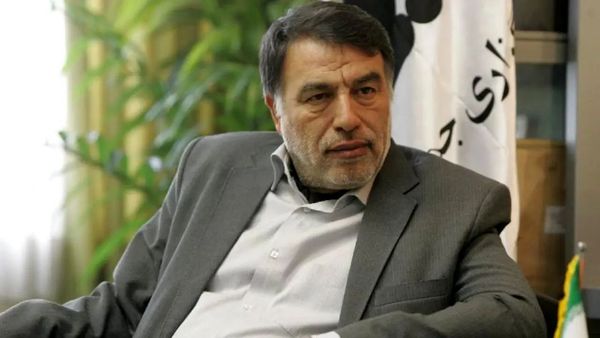 دولت پزشکیان چاره ای جز گرانی بنزین نداشت