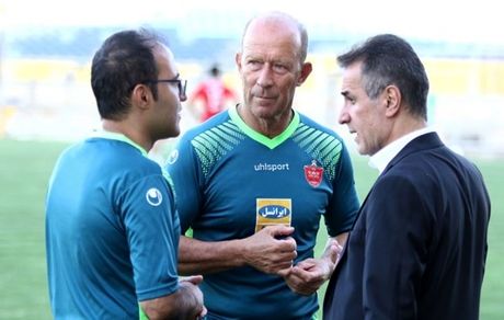 حضور محمدحسن انصاری فرد در اردوی پرسپولیس پیش از جدال با پیکان