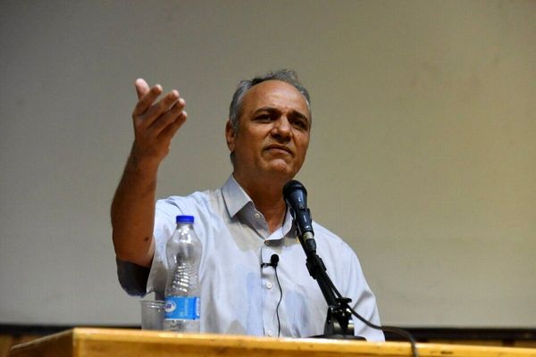 سوپرانقلابیهای داخلی و انقلابیهای برانداز آرزو دارند کشتی مملکت به کوهیخ برخورد کند