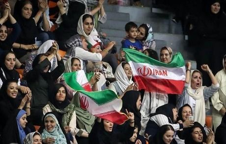 فیفا به حضور زنان در ورزشگاه های ایران امیدوارتر شد 