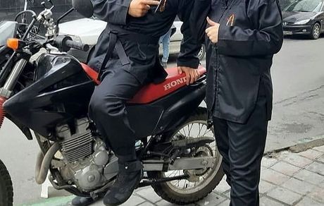 سحر قریشی در کنار موتورسوار + عکس