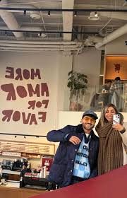 تصویری از تهران‌گردی عابدزاده و خواهرش در تعطیلات