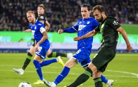 تساوی هوفنهایم در خانه ولفسبورگ 