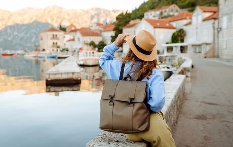 مدارک و تاییدات لازم برای گرفتن ویزای مولتی شینگن