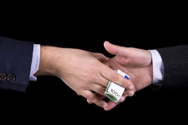 بازار داغ شرخرهای مجازی؛ از گوشمالی ۱۵ میلیونی تا قراردادهای ۲۰۰ میلیون تومانی!