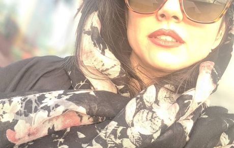ماهور الوند با عینک بزرگش + عکس