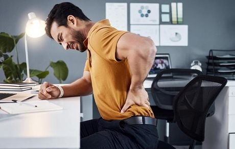چرا کمردرد می گیریم؟ + علت و درمان