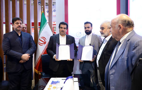 امضای 10 تفاهم‌نامه همکاری توسط بانک رفاه کارگران در نمایشگاه ایران اکسپو ۲۰۲۵