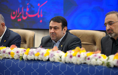 نجارزاده تاکید کرد: بانک ملی ایران با تامین مالی مناسب در کنار تولیدکنندگان کالاهای اساسی خواهد ماند/دستیابی کامل به اهداف و راهبردهای تدوین شده بانک در ۹ ماهه سال ۱۴۰۴