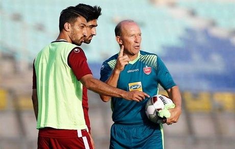 رضایت کالدرون از مدافعان پرسپولیس 