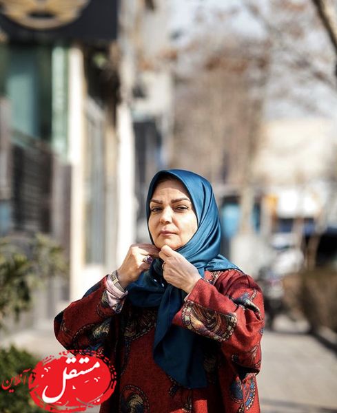 مجری نوستالژی تلویزیون در خیابان های تهران + عکس